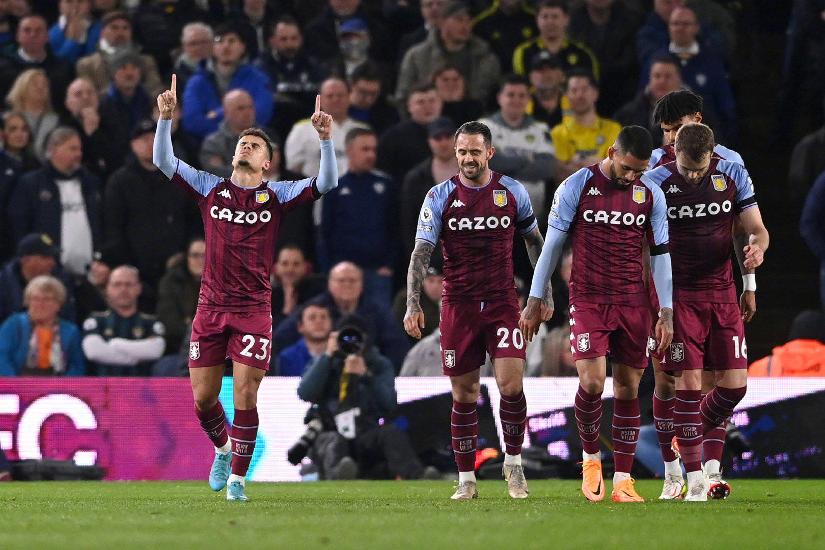 比赛始终由 比赛始终由